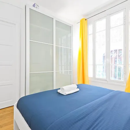 Near Eiffel Tower Luxurious 1 Bedroom With Free Netflix Paris