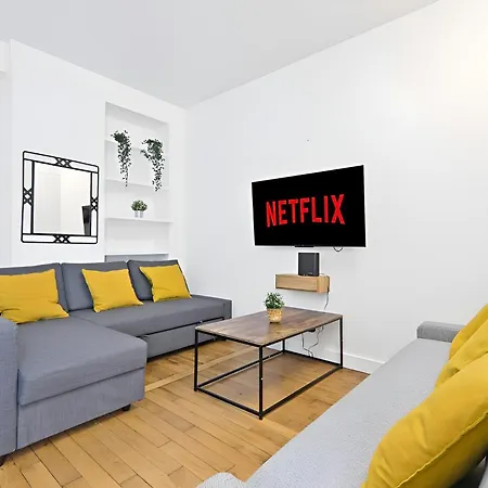 Near Eiffel Tower Luxurious 1 Bedroom With Free Netflix Apartment Paris